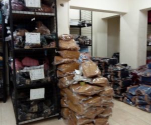 ضبط حقائب مجهولة المصدر وتقليد لماركات عالمية في باب الشعرية