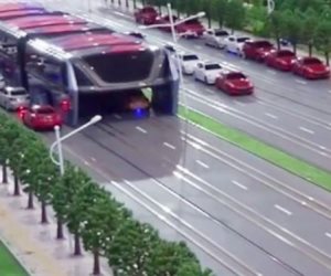 الصين تطور حافلات حديثة ذاتية القيادة تعمل بالطاقة الكهربائية