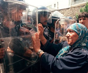 القوة الناعمة عبر العصور.. نساء وقفن ضد الظلم بمختلف ألوانه