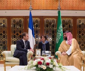 ولى العهد السعودى يبحث مستجدات الأوضاع فى المنطقة مع رئيس فرنسا "صور"