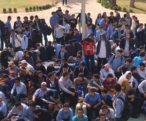 طلاب مدارس المتفوقين يعتصمون بسبب قطع الكهرباء.. ويؤكدون: "وعود الوزارة لم تتحقق"