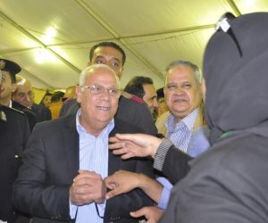 محافظ بورسعيد يصوت في انتخابات المصري (صور)
