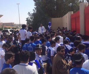 توافد جماهير الهلال السعودي على ملعب الملك فهد لحضور نهائي دور أبطال أسيا 