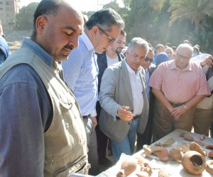 بعد شهرين من بداية الحفر.. وزير الآثار ورئيس جامعة عين شمس يتفقدان عرب الحصن