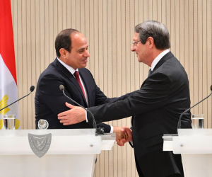 قبل القمة الثلاثية.. السيسي يلتقي رئيس وزراء اليونان بحضور قبرص