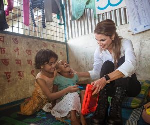 الملكة رانيا.. ملكة المواقف الإنسانية والملابس الراقية 