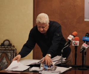 مرتضي منصور: قضاة مصر أشرف من أحمد سليمان (صور) 
