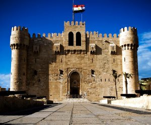 قلعة قايتباى.. قبلة الزائرين والسياح في فسحة الجمعة بالإسكندرية (صور) 