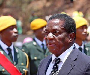 الرئيس الجديد لزيمبابوى يحلف اليمين