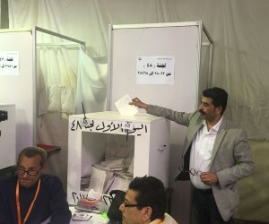 مصطفي عبد الخالق يدلي بصوته في انتخابات الزمالك