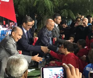 محمود طاهر يكرم أبطال سباحة الأهلي (صور) 