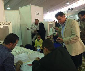 انتخابات الزمالك .. خالد جلال ينتخب مرتضى منصور  (صور)