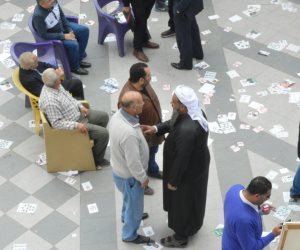 السلفيون يثيرون أزمة بسبب الدعاية الانتخابية داخل نادي بلدية المحلة (صور) 