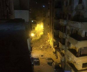 "كلاكيت تاني مرة".. انهيار عقار بحي الجمرك في الإسكندرية (صور)