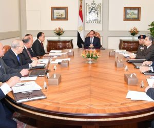 السيسي يؤكد أهمية التعامل بحذر مع ملف "القدس".. ويعلق على أحداث اليمن