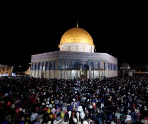 شيخ الأزهر خلال حديثه الأسبوعي: التاريخ الإسلامي في مدينة القدس ناصع البياض