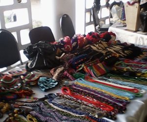 المشغولات اليدوية الأسوانية مهددة بالانقراض بسبب عشوائية تجارتها وقلة المعارض الموسمية (صور)