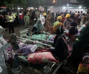 زلزال بقوة 6.5 درجة يضرب "جاوة" الإندونيسية.. والحصيلة: مصرع 3 وإصابة 7 أشخاص