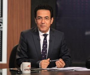 التليفزيون المصري يبحث عن شريكة لخيري رمضان