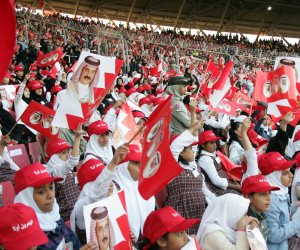 «الأشقاء فرحون والأعداء يتباكون».. كيف وجه الشعب البحريني صفعة إلى أعداء المنطقة؟