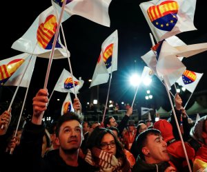 بنسبة 80% من الأصوات .. انفصاليو كتالونيا يفوزون بأغلبية مقاعد البرلمان وأنصارهم يحتفلون "صور"