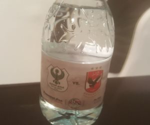 الأهلي والمصري على زجاجات المياه المعدنية 