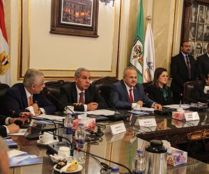 بروتوكول تعاون بين جامعة القاهرة ووزارة التخطيط.. وزير التعليم العالي: مفيش دولة تقدر توظف كل خريجيها.. الأتربي: دعم الماجستير المهني بمليار جنيه.. وهالة السعيد: ريادة الأعمال جاء تنفيذًا لمبادرة 2030	