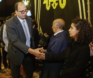 مشاهير الصحافة والفن والسياسة في عزاء الكاتب صلاح عيسى بعمر مكرم (صور)