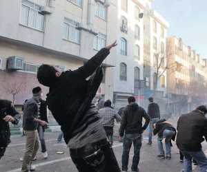 ثورة الدراويش.. صوفية إيران يقتلون 5 من الشرطة والباسيج