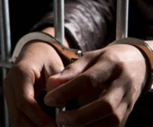 حبس أمين شرطة بالسجل المدني متهم باصدار بطاقة مزورة 15 يوما