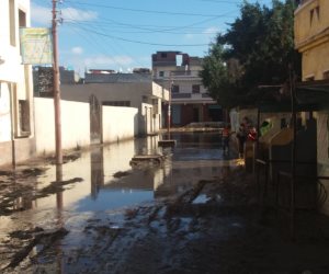 مياه الصرف الصحي تغرق شوارع قرية "اشراك البلد" بالرحمانية في البحيرة  ( صور )