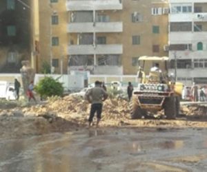 كسر بماسورة مياه الشرب يتسبب في انقطاعها عن 6 مناطق بأسوان 