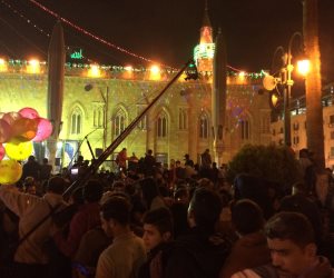 بدء حفل الشيخ محمود التهامي في الليلة الكبيرة لمولد الحسين (فيديو وصور)