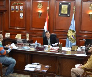 محافظ الأقصر يبحث مع "مصر الخير"  أوضاع المشروعات بمختلف القرى والمدن