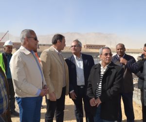 محافظ السويس: 2018 سيشهد البدء في مشروعات الصرف الصحي بالمناطق المحرومة