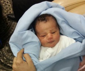 العثور علي طفل حديث الولادة أمام مسجد الأفندي بقرية بالشرقية