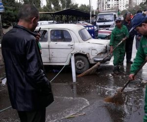 شفط مياه الأمطار بشوارع مدينة نصر ومصر الجديدة.. وتطهير بالوعات الصرف 