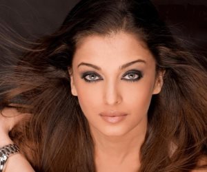 لا يشبهن جميعا "كارينا كابور".. نساء الهند يذقن الألم والموت بسبب "مهر الزواج"