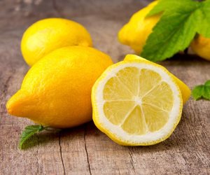 وقاية وعلاج.. فوائد الليمون في الشتاء