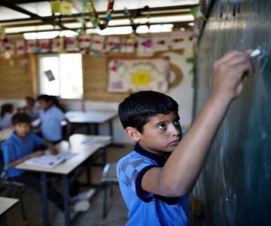 البرلمان يفتح ملف تطوير التعليم في مصر.. ونواب: نطالب بتحسين أوضاع المعلمين