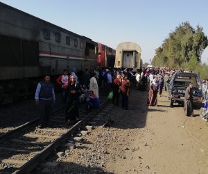 مصرع سائق سيارة ميكروباص اصطدمت بقطار على مزلقان نهطاي بالغربية