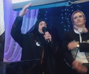 في مؤتمر الشرقية.. والدة الشهيد محمد عيد: نقف خلف السيسي من أجل الشهداء "صور"