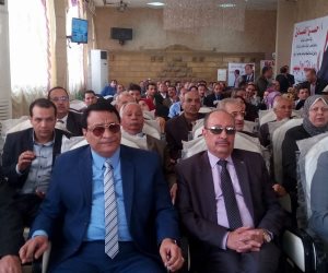  نقابة المحامين بالشرقية تعلن تأيدها للرئيس السيسي في مؤتمر حاشد وسط هتافات" تحيا مصر " (صور)