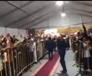 على نغمات بشرة خير.. المصريون بالسعودية يحتفلون أثناء التصويت في انتخابات الرئاسة (فيديو)