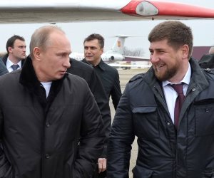 الرئيس الشيشاني يصوت لبوتين في الانتخابات الروسية
