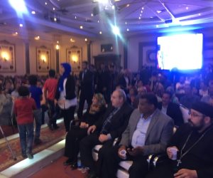 مؤيدا للسيسي.. طفل ينشد "قالوا إيه علينا دولا" (فيديو وصور)