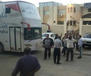 «خليك إيجابى.. انزل وشارك» تجوب شوارع الزيتون بأتوبيسات بطابقين (صور)