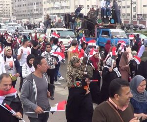 قبل الصمت الانتخابى بساعات.. الإسكندرية تدعم السيسي  بسلاسل بشرية (صور)