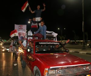 "من أجل مصر" تحتفل بفوز السيسى أمام جامعة القاهرة