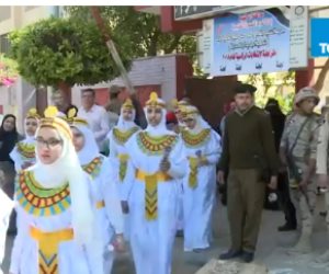 بنات المنصورة يستقبلن الانتخابات الرئاسية بارتداء الزى الفرعوني (صور)